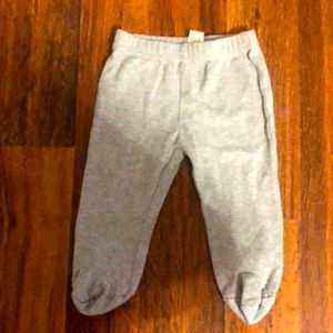 Chick pea pants with footies. 6-9 mts